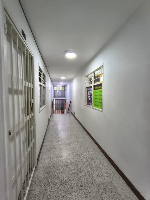 Oficina en arriendo en La Candelaria, Medellín, 39 m² · foto 4 de 13