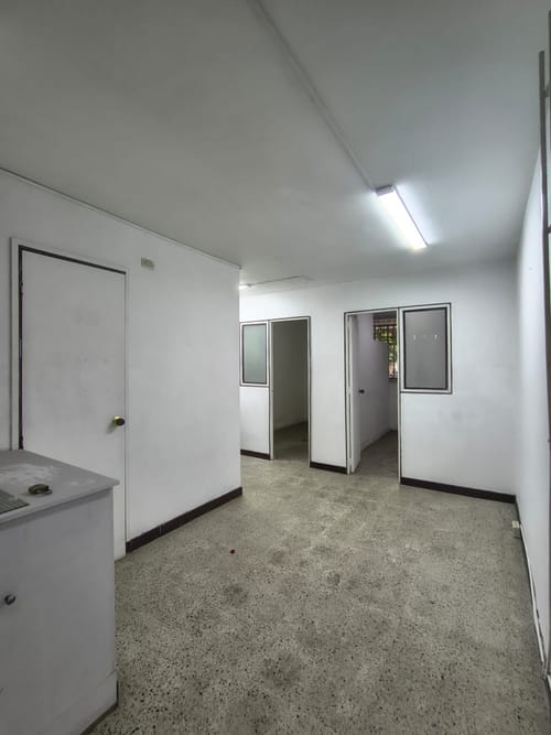 Oficina en arriendo en La Candelaria, Medellín, 39 m² · foto 7 de 13