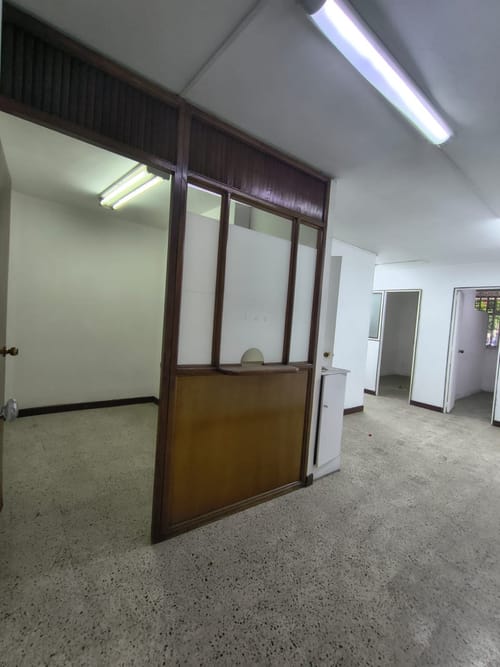 Oficina en arriendo en La Candelaria, Medellín, 39 m² · foto 8 de 13