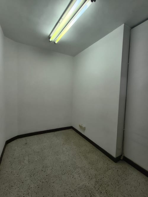 Oficina en arriendo en La Candelaria, Medellín, 39 m² · foto 11 de 13