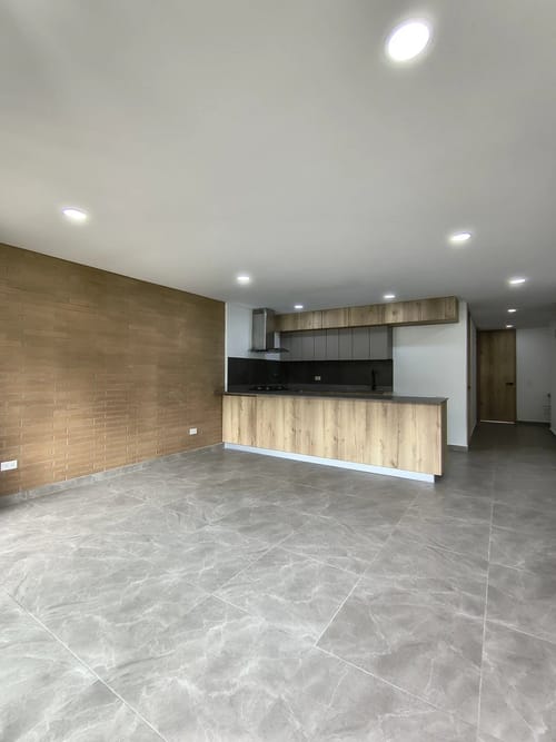 Apartamento de 2 alcobas en arriendo en Conquistadores, Medellín, 90 m² · foto 2 de 10