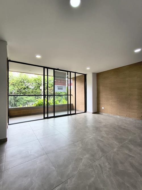 Apartamento de 2 alcobas en arriendo en Conquistadores, Medellín, 90 m² · foto 3 de 10