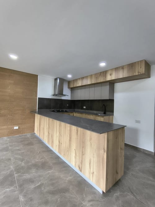 Apartamento de 2 alcobas en arriendo en Conquistadores, Medellín, 90 m² · foto 5 de 10