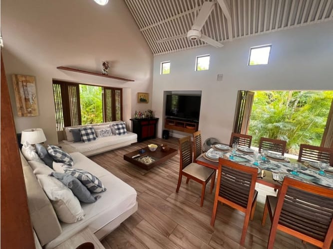 Casa de 4 alcobas en venta en Ricaurte, 200 m² · foto 2 de 23