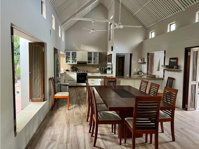 Casa de 4 alcobas en venta en Ricaurte, 200 m² · foto 22 de 23