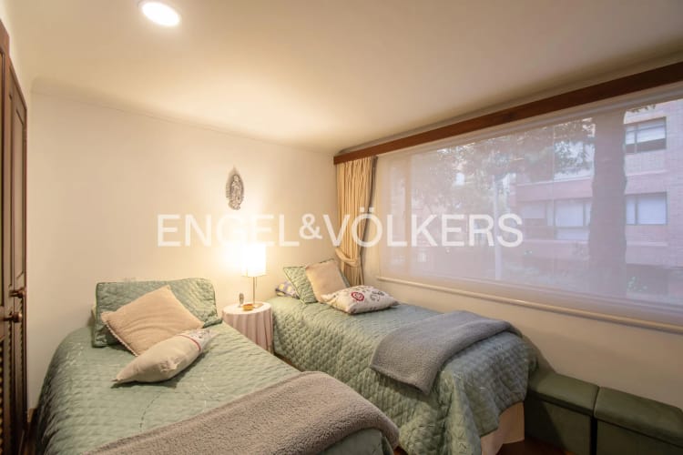 Apartamento de 3 alcobas en venta en Chico Norte, Bogotá, 156 m² · foto 7 de 12