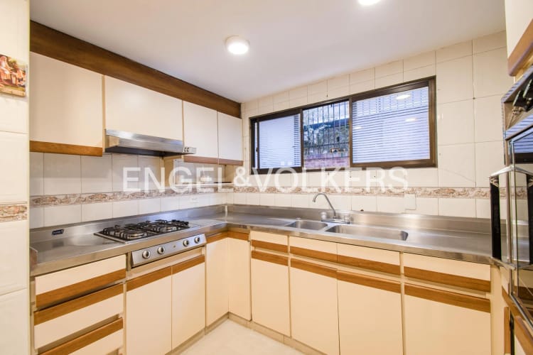 Apartamento de 3 alcobas en venta en Chico Norte, Bogotá, 156 m² · foto 4 de 12