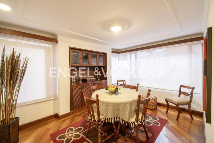 Apartamento de 3 alcobas en venta en Chico Norte, Bogotá, 156 m² · foto 3 de 12