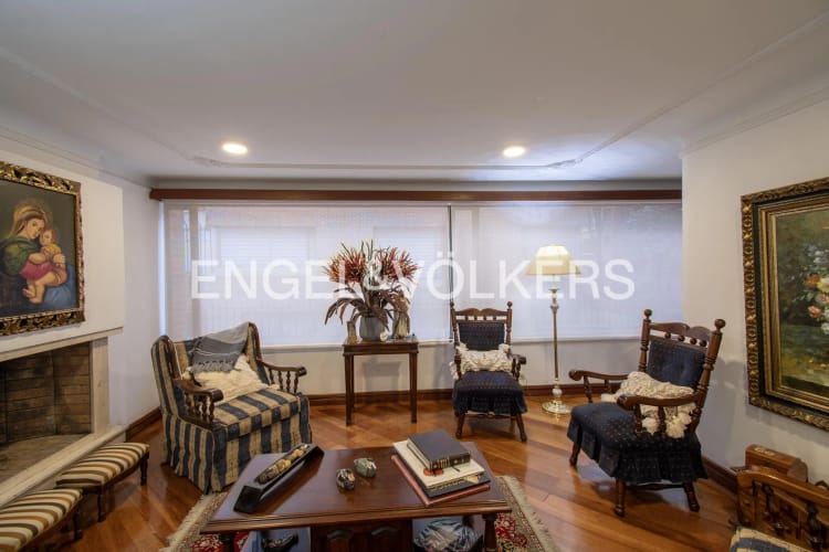 Apartamento de 3 alcobas en venta en Chico Norte, Bogotá, 156 m² · foto 2 de 12
