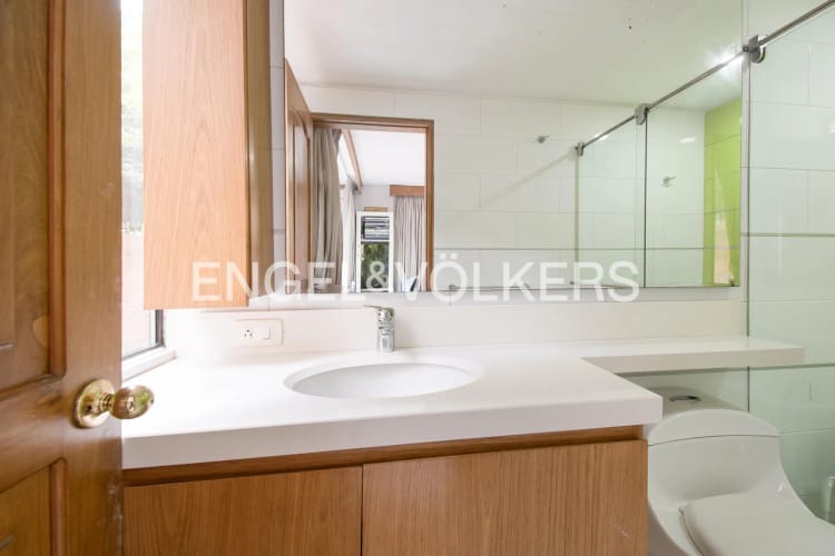 Apartamento de 3 alcobas en venta en Los Rosales, Bogotá, 176 m² · foto 13 de 13
