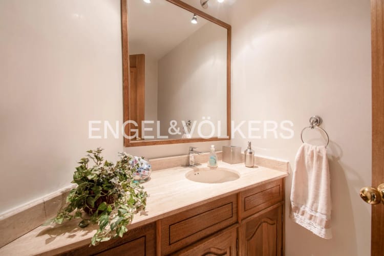 Apartamento de 3 alcobas en venta en Los Rosales, Bogotá, 176 m² · foto 6 de 13
