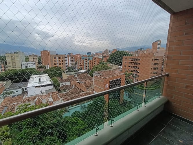 Apartamento de 3 alcobas en arriendo en Laureles, Medellín, 110 m² · foto 6 de 12