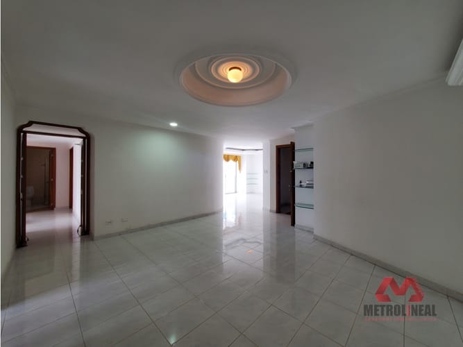 Apartamento de 3 alcobas en arriendo en Bocagrande, Cartagena, 139 m² · foto 4 de 20