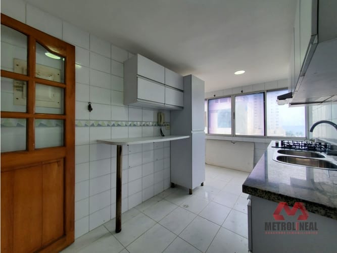 Apartamento de 3 alcobas en arriendo en Bocagrande, Cartagena, 139 m² · foto 9 de 20