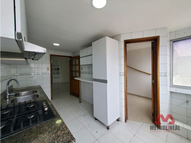 Apartamento de 3 alcobas en arriendo en Bocagrande, Cartagena, 139 m² · foto 10 de 20