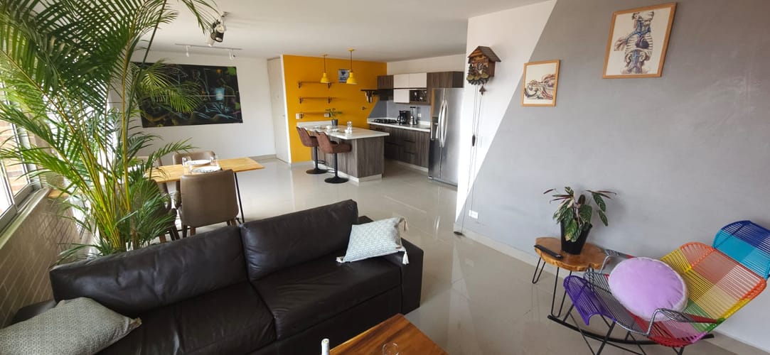 Apartamento de 2 alcobas en arriendo en Laureles, Medellín, 88 m² · foto 2 de 9