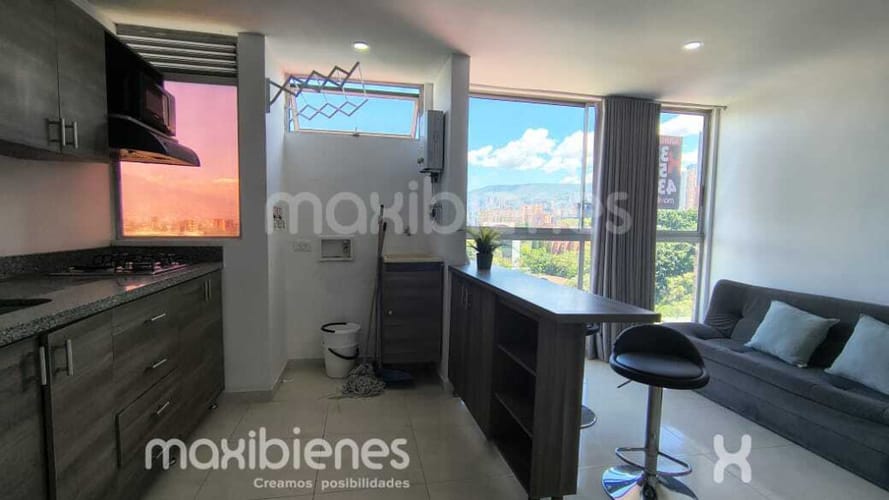 Apartaestudio en arriendo en La Aguacatala, Medellín, 40 m² · foto 3 de 9