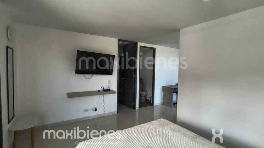 Apartaestudio en arriendo en La Aguacatala, Medellín, 40 m² · foto 8 de 9