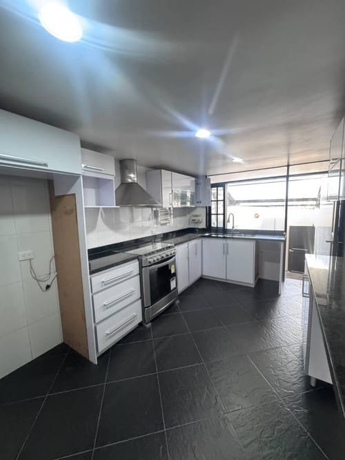 Casa de 3 alcobas en arriendo en Santa Barbara, Bogotá, 220 m² · foto 4 de 24