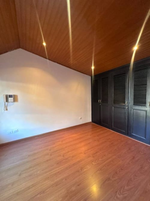 Casa de 3 alcobas en arriendo en Santa Barbara, Bogotá, 220 m² · foto 11 de 24