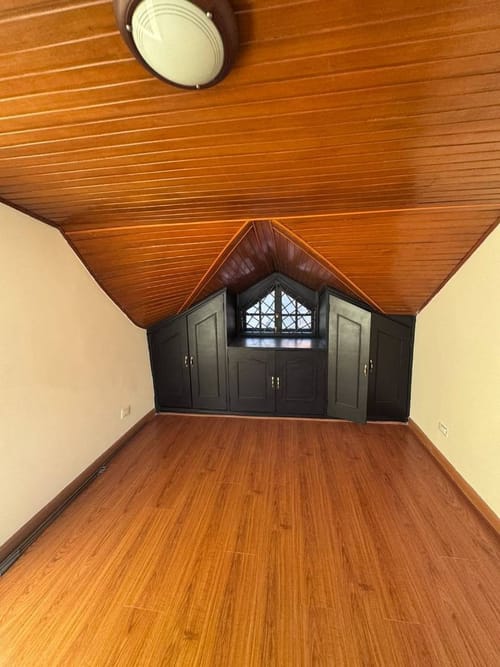Casa de 3 alcobas en arriendo en Santa Barbara, Bogotá, 220 m² · foto 17 de 24