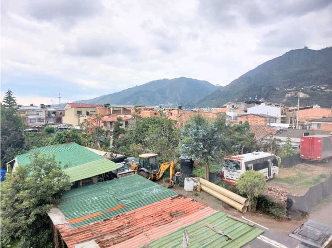 Casa de 3 alcobas en venta en Cota, 186 m² · foto 2 de 24