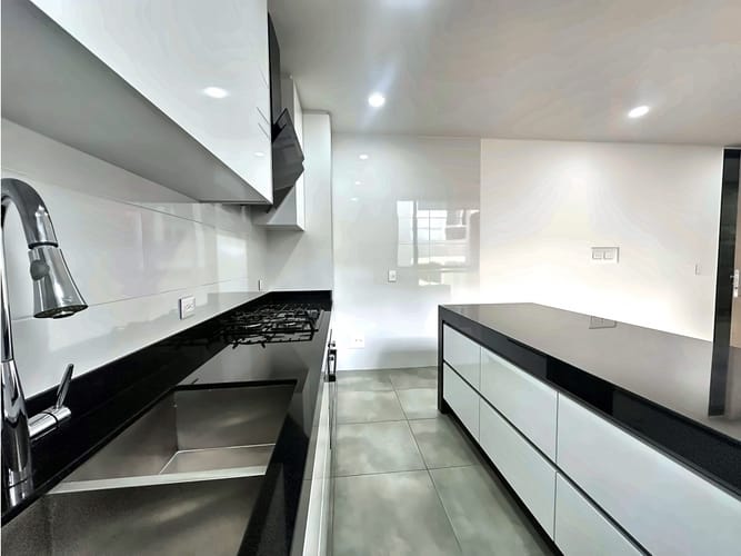 Apartamento de 1 alcoba en venta en Santa Barbara, Bogotá, 51 m² · foto 5 de 19