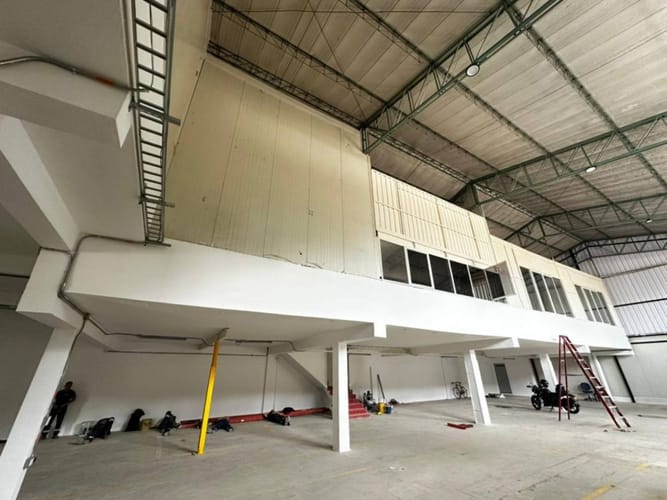 Bodega en arriendo en El Poblado, Medellín, 1200 m² · foto 5 de 19