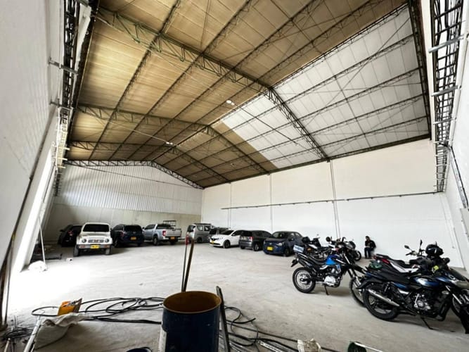 Bodega en arriendo en El Poblado, Medellín, 1200 m² · foto 6 de 19