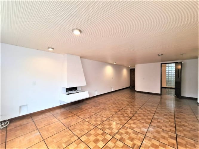 Apartamento de 2 alcobas en venta en Chico Norte, Bogotá, 113 m² · foto 3 de 24