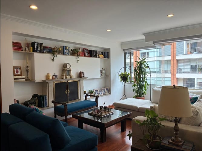 Apartamento de 3 alcobas en venta en Chicó Reservado, Bogotá, 187 m² · foto 2 de 23