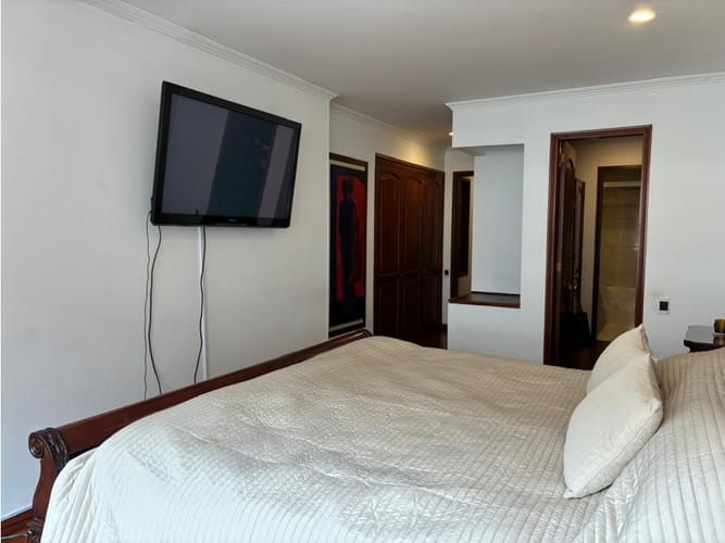 Apartamento de 3 alcobas en venta en Chicó Reservado, Bogotá, 187 m² · foto 14 de 23