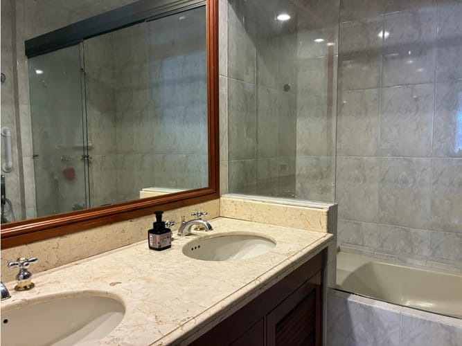 Apartamento de 3 alcobas en venta en Chicó Reservado, Bogotá, 187 m² · foto 15 de 23