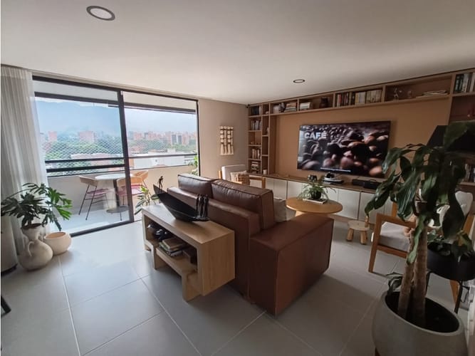 Apartamento de 3 alcobas en venta en Belén Rosales, Medellín, 140 m² · foto 2 de 20