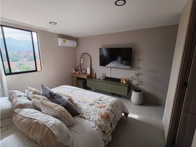 Apartamento de 3 alcobas en venta en Belén Rosales, Medellín, 140 m² · foto 10 de 20