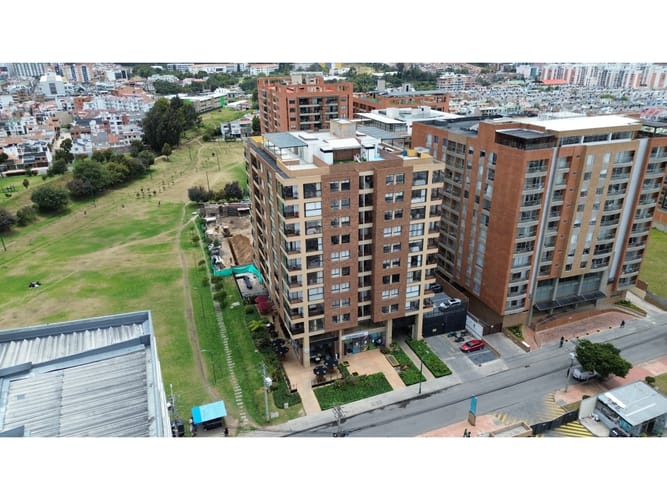 Apartamento de 3 alcobas en venta en Unicentro, Tunja, 120 m² · foto 2 de 19