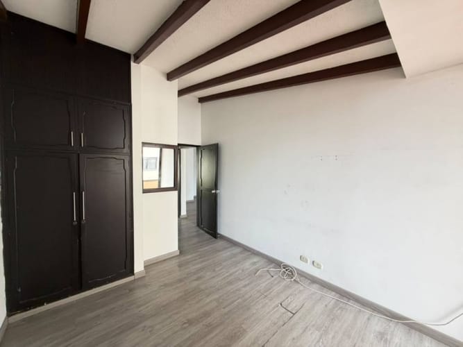 Apartamento de 2 alcobas en arriendo en Sector Galeria Central, Pereira, 90 m² · foto 9 de 13