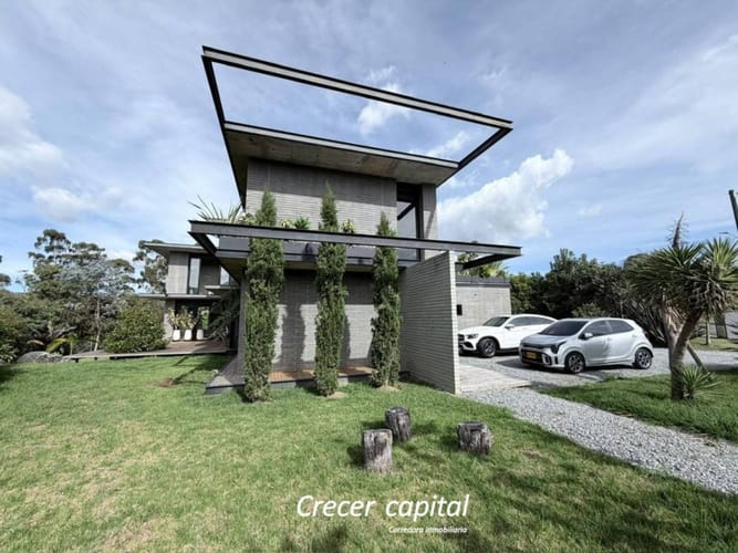 Casa de 4 alcobas en venta en Las Palmas, Envigado, 550 m² · foto 3 de 24