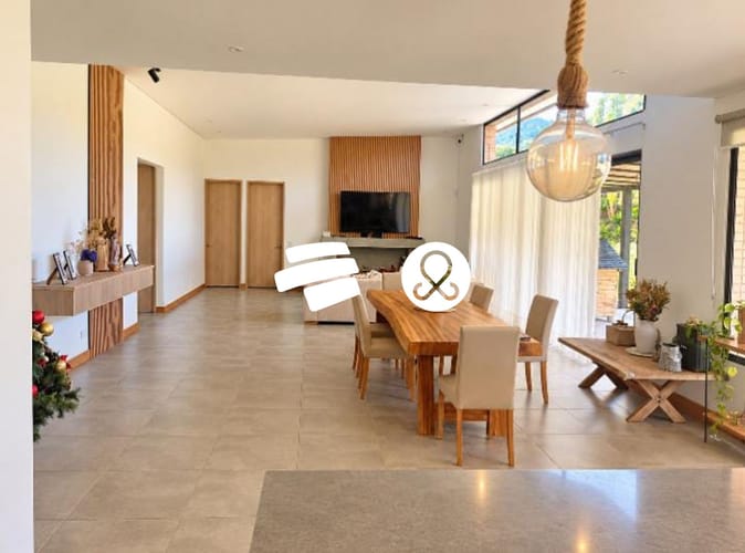 Casa de 3 alcobas en venta en San Miguel, La Ceja, 202 m² · foto 2 de 24