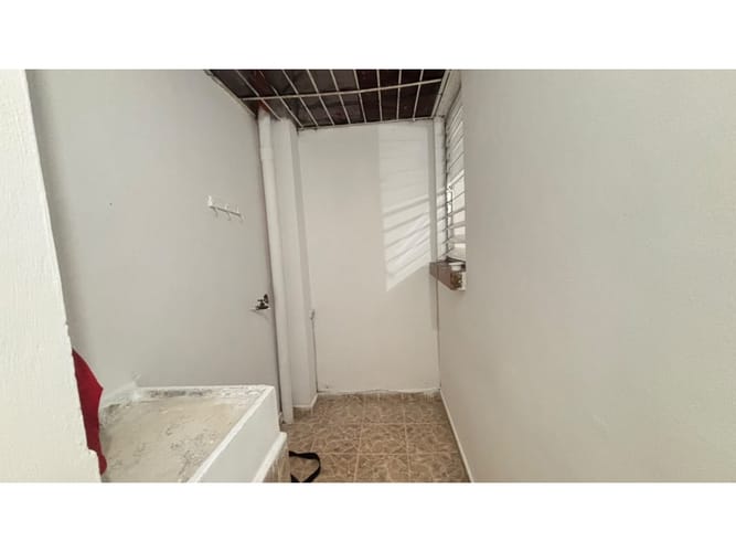 Apartaestudio en arriendo en Cabecera San Antonio De Prado, Medellín, 35 m² · foto 5 de 8