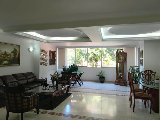 Apartamento de 3 alcobas en venta en El Poblado, Medellín, 172 m² · foto 2 de 16