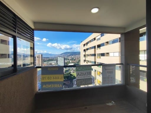 Apartamento de 2 alcobas en arriendo en Las Casitas, Envigado, 90 m² · foto 5 de 16