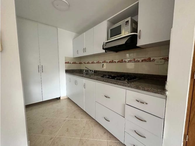 Apartamento de 3 alcobas en arriendo en La Magnolia, Envigado, 80 m² · foto 4 de 11
