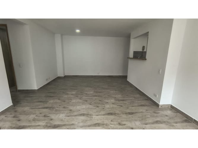Apartamento de 3 alcobas en arriendo en Castropol, Medellín, 90 m² · foto 2 de 14