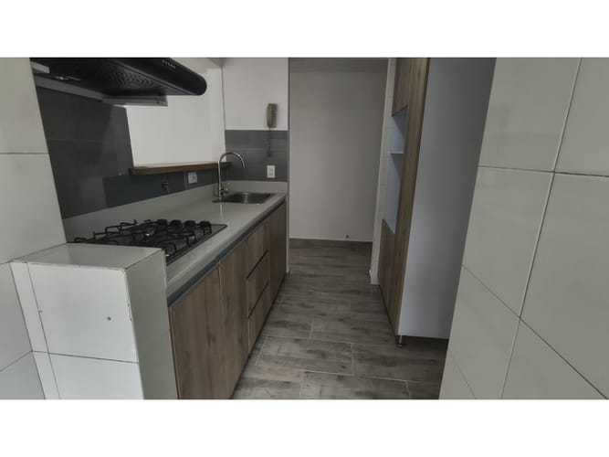 Apartamento de 3 alcobas en arriendo en Castropol, Medellín, 90 m² · foto 4 de 14