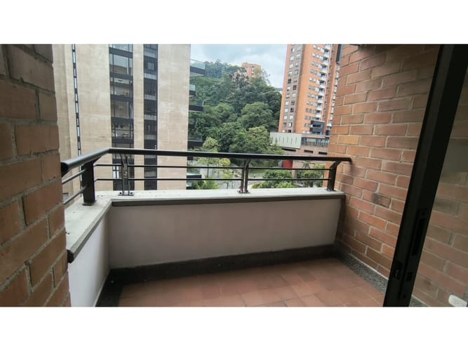 Apartamento de 3 alcobas en arriendo en Castropol, Medellín, 90 m² · foto 6 de 14