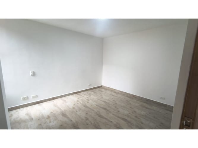Apartamento de 3 alcobas en arriendo en Castropol, Medellín, 90 m² · foto 8 de 14