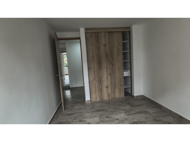 Apartamento de 3 alcobas en arriendo en Castropol, Medellín, 90 m² · foto 9 de 14