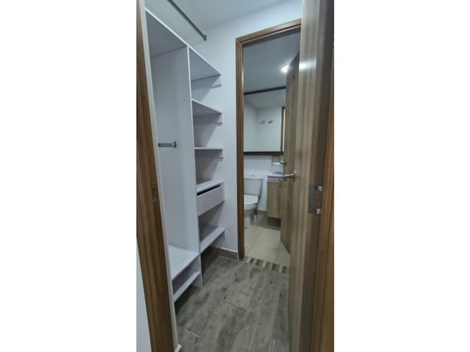 Apartamento de 3 alcobas en arriendo en Castropol, Medellín, 90 m² · foto 13 de 14