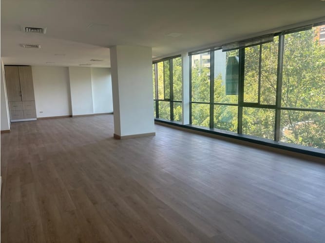 Oficina en venta en La Aguacatala, Medellín, 246 m² · foto 10 de 12